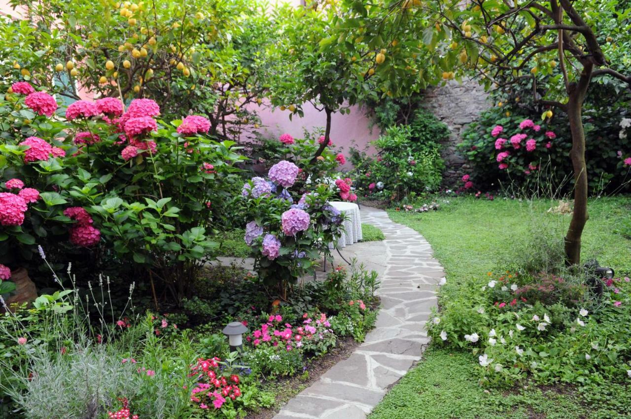 Il Giardino Incantato Монтеросо ал Маре Екстериор снимка